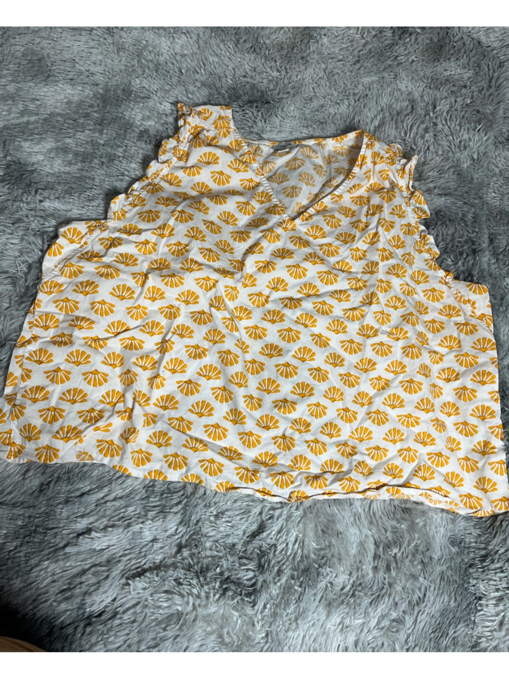 J.Crew Yellow Print V-Neck Sleeveless Blouse Lightweight Summer Top - Picture 3 of 5